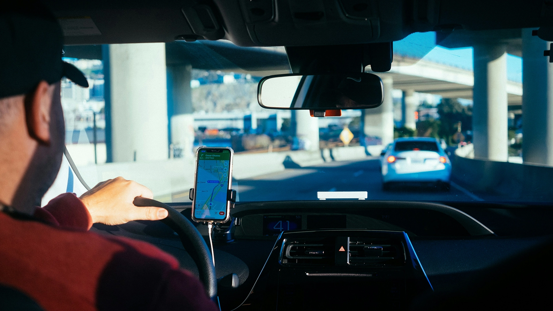 Uber anklages for å bruke algoritmer for å øke fortjenesten på sjåførenes bekostning