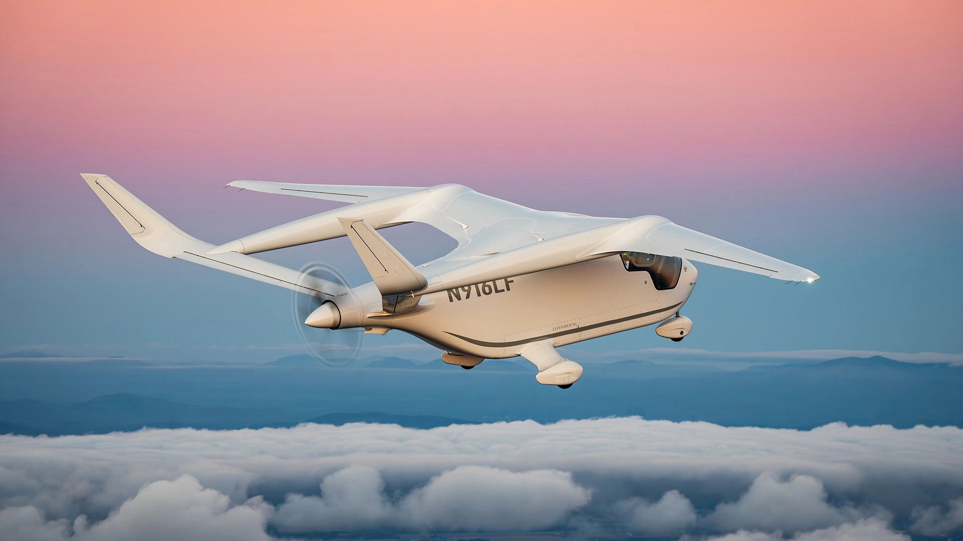 Beta Technologies lander sitt første elektriske fly med passasjerer på New York flyplass